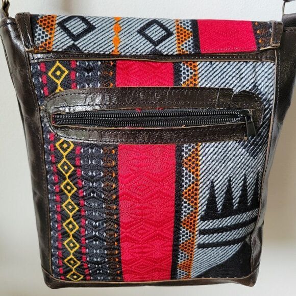 VINTAGE TRIBAL WOVEN AND GENUINE LEATHER CROSSBODY BAG - Picture 6 of 16
